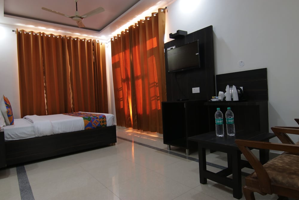 Фото Hotel Raja's Palace