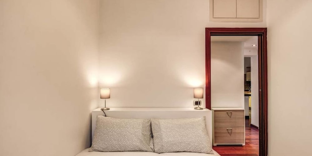 Фото Attic terrace with St Peter's Dome View