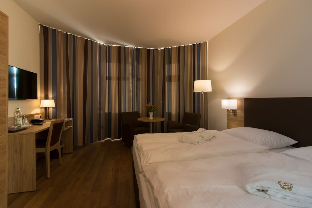 Фото отеля 2