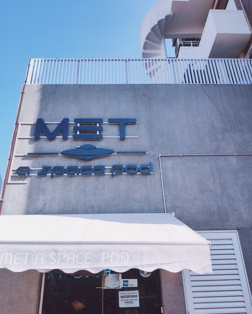 Фото Met A Space Pod @ Arab Street