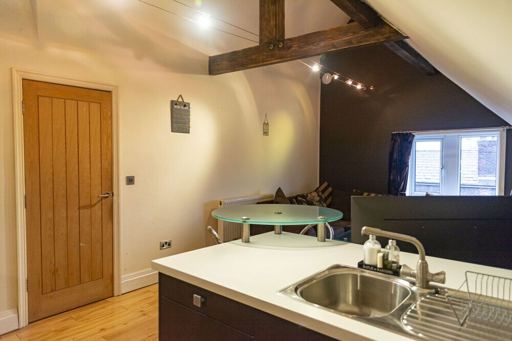 Фото The Apartment № 2 The Old Red King Pub