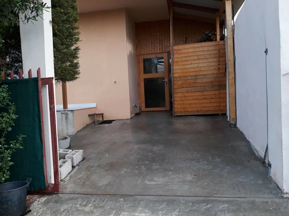 Фото Villa near Athens Airport & Rafina