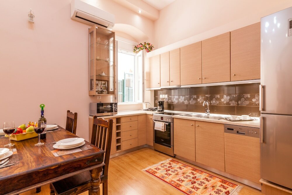 Фото Kantouni Bizi Myranthis Apartment by Konnect