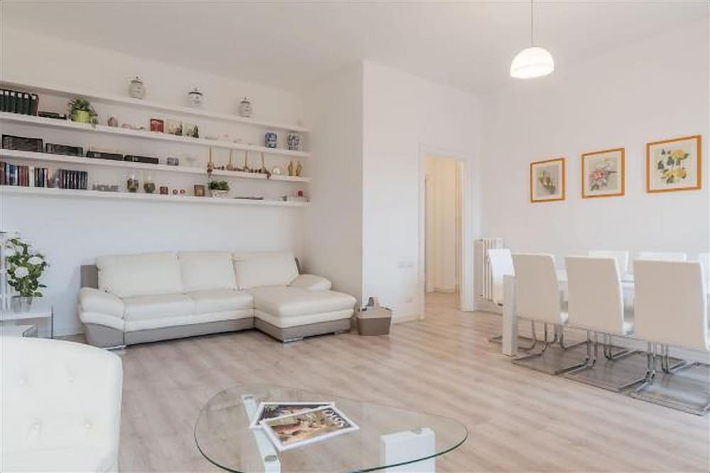 Фото San Pietro Roomy Flat