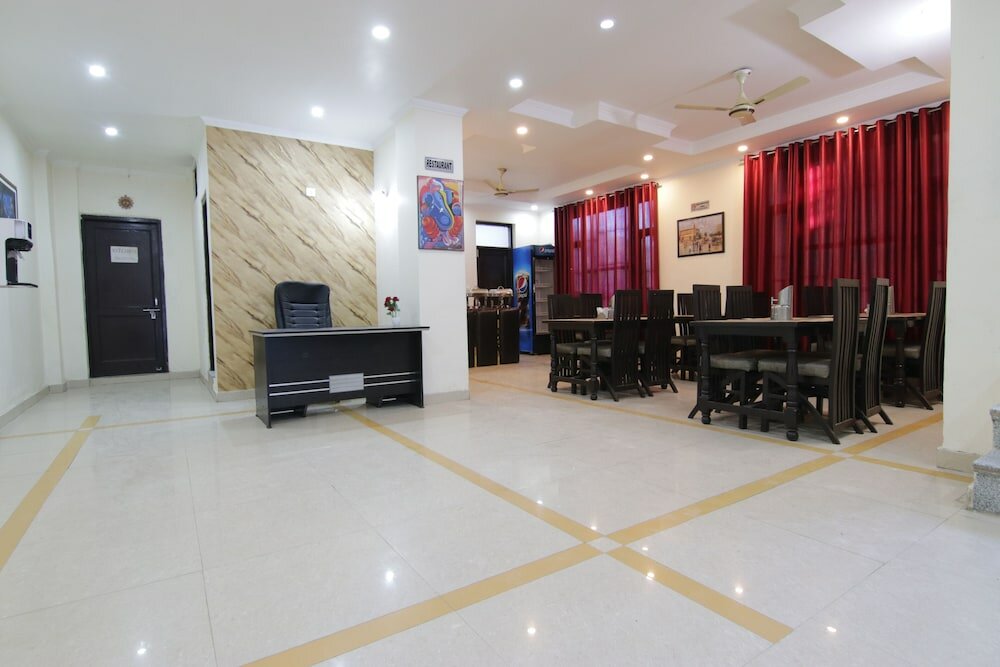 Фото Hotel Raja's Palace