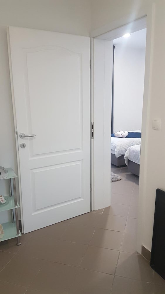 Фото Marko Airport Rooms