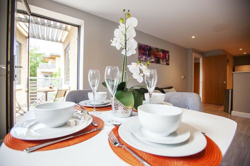 Фото The Wesley Luxury City Apartment