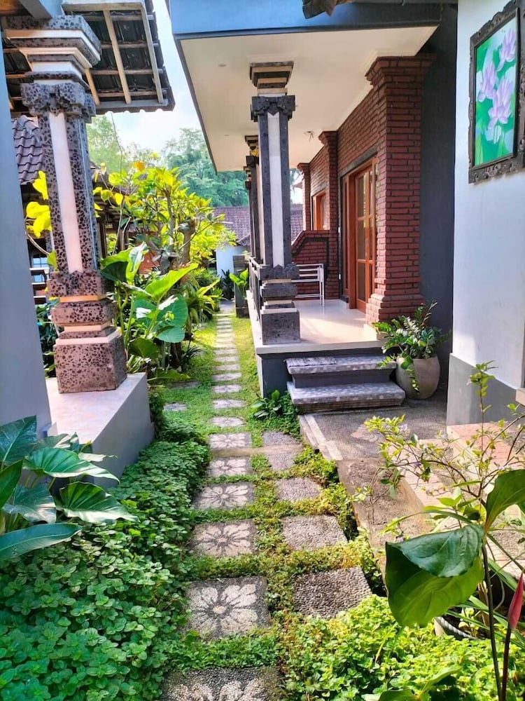 Фото Ojeks Homestay