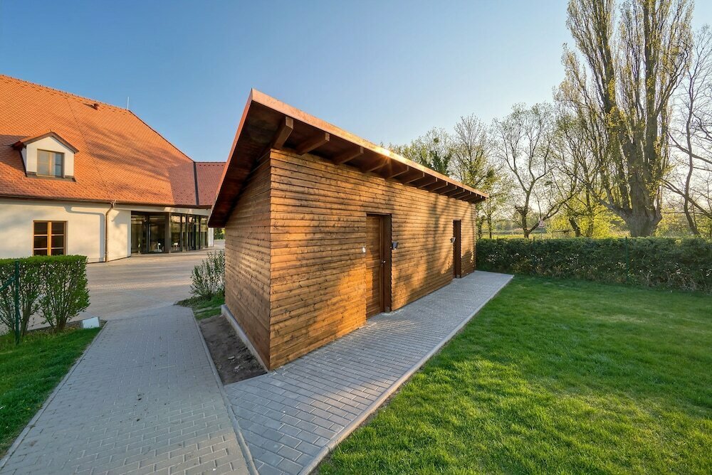 Hotel Hraniční zámeček, South Moravian Region, photo