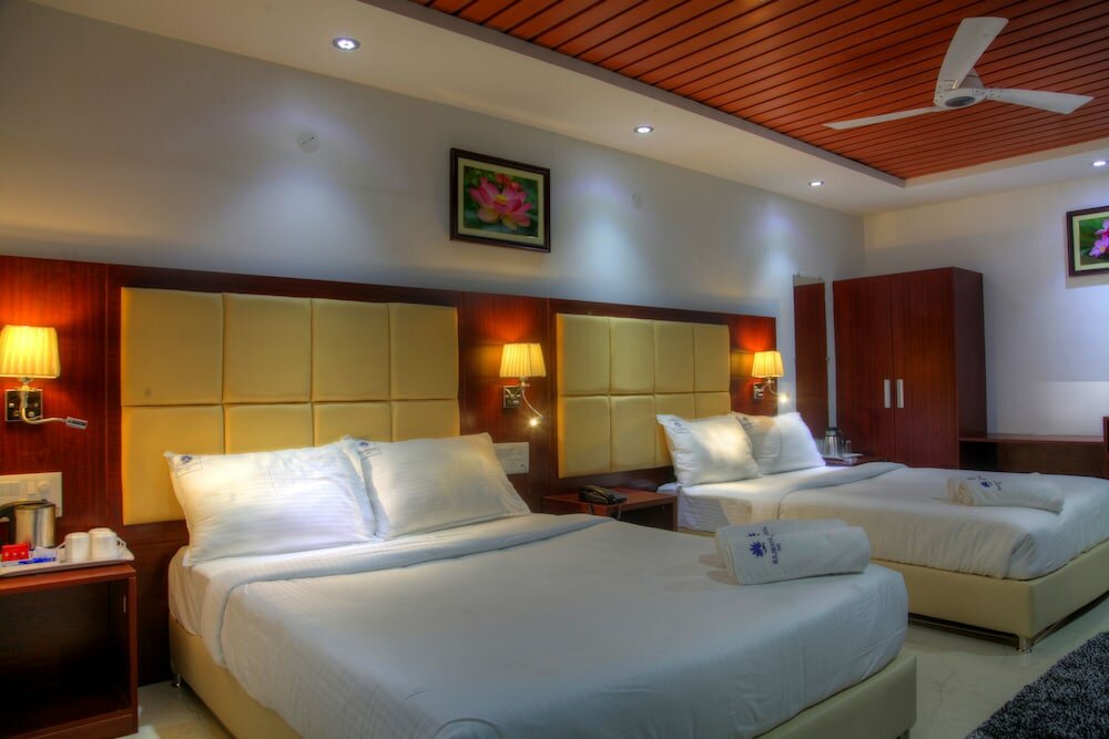 Фото Hotel Rajmahal Inn