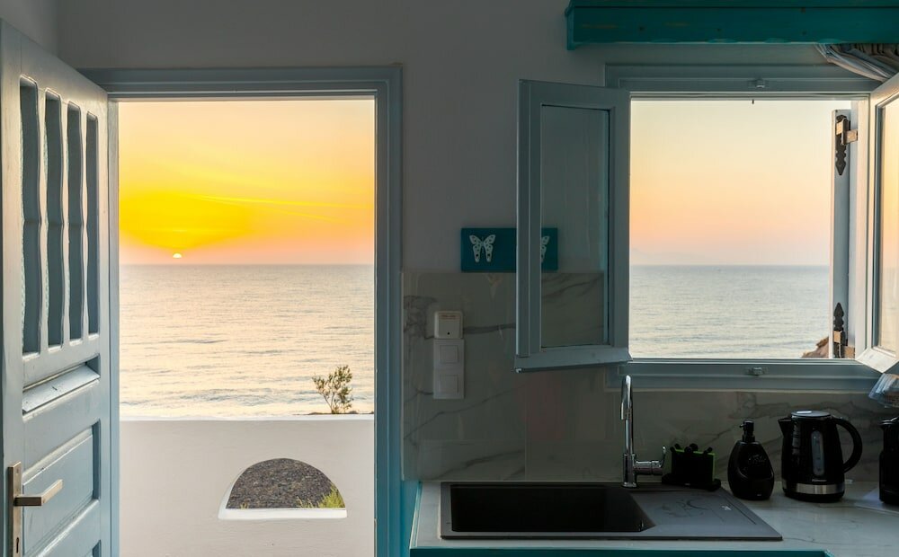 Фото Starlight Luxury Seaside Villa & Suites