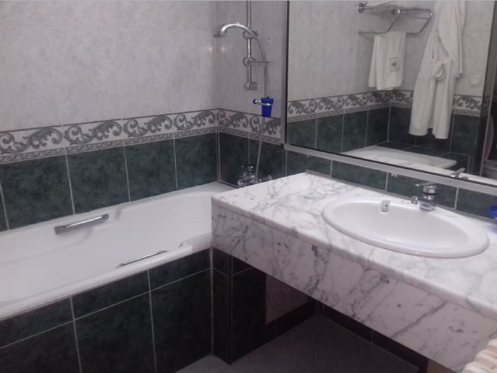 Фото Hotel Les Zibans