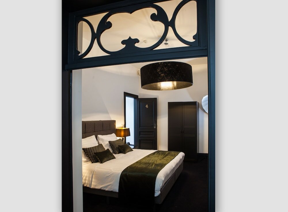 Фото B in Antwerp