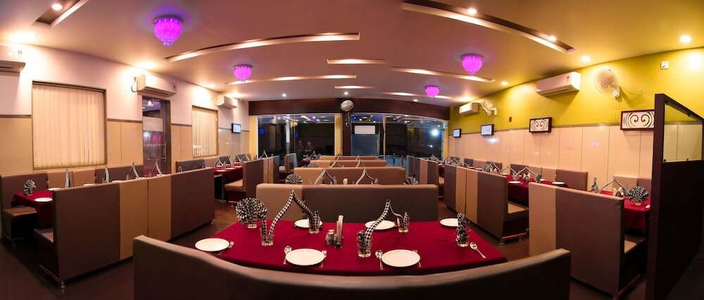 Фото Hotel Caravan