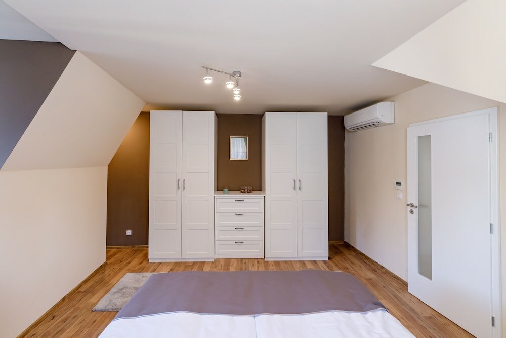 Фото Apartments Menuet