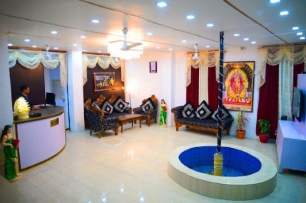 Фото Hotel sai taj Deluxe