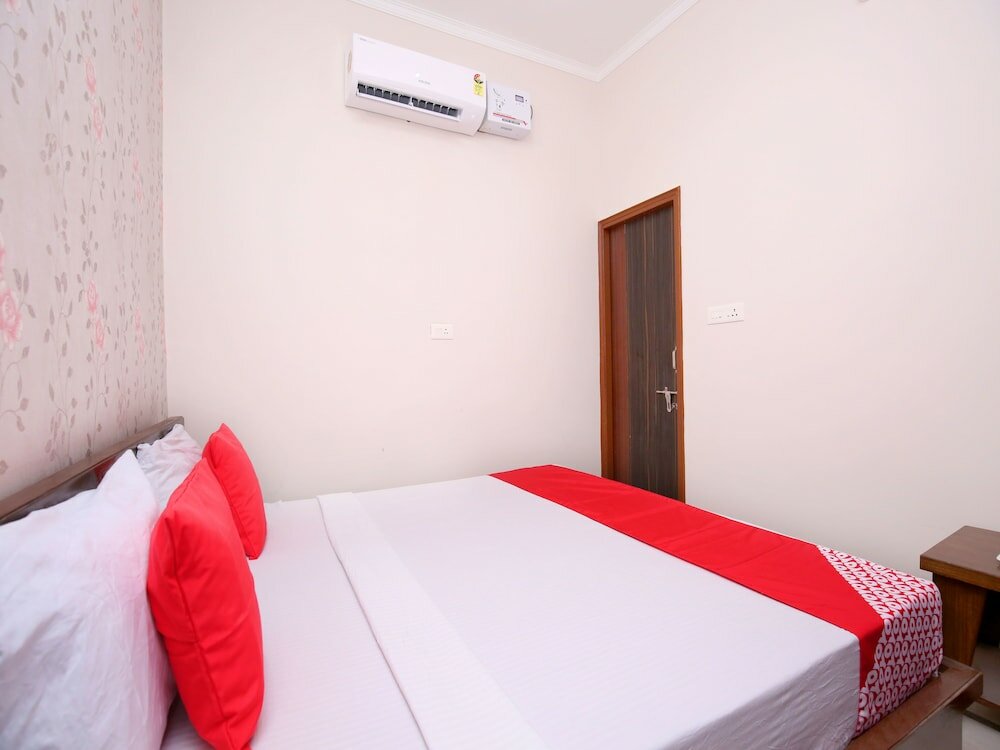 Фото Oyo 16431 Hotel New Comfort 1