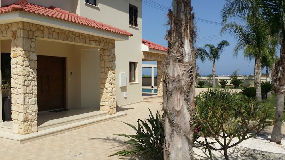 Фото Noufaro Luxury Villa