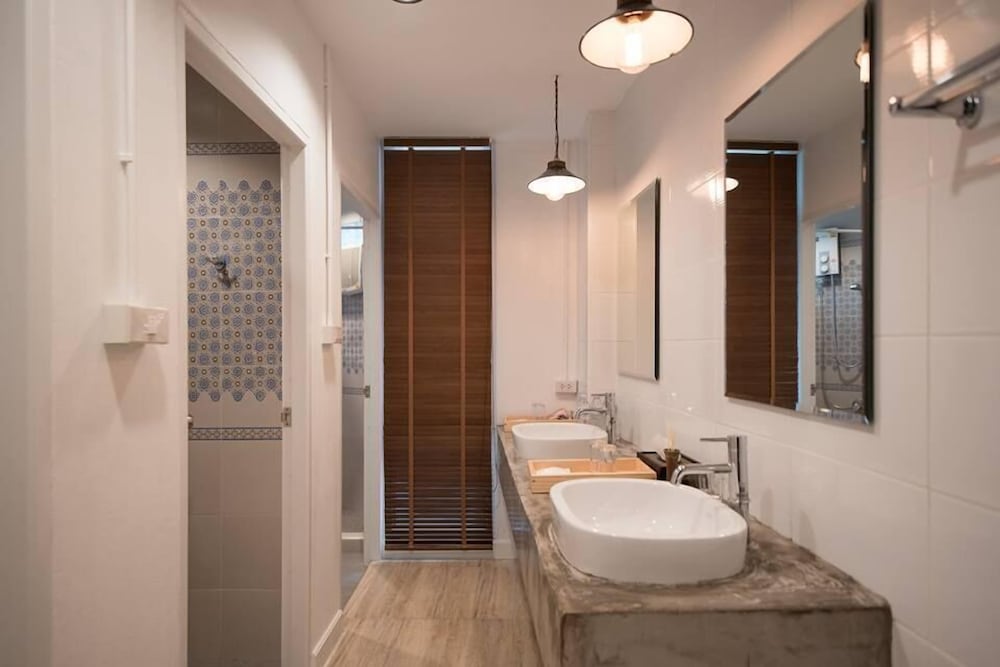 Фото Pillow Pillow House Sukhumvit-Rama4