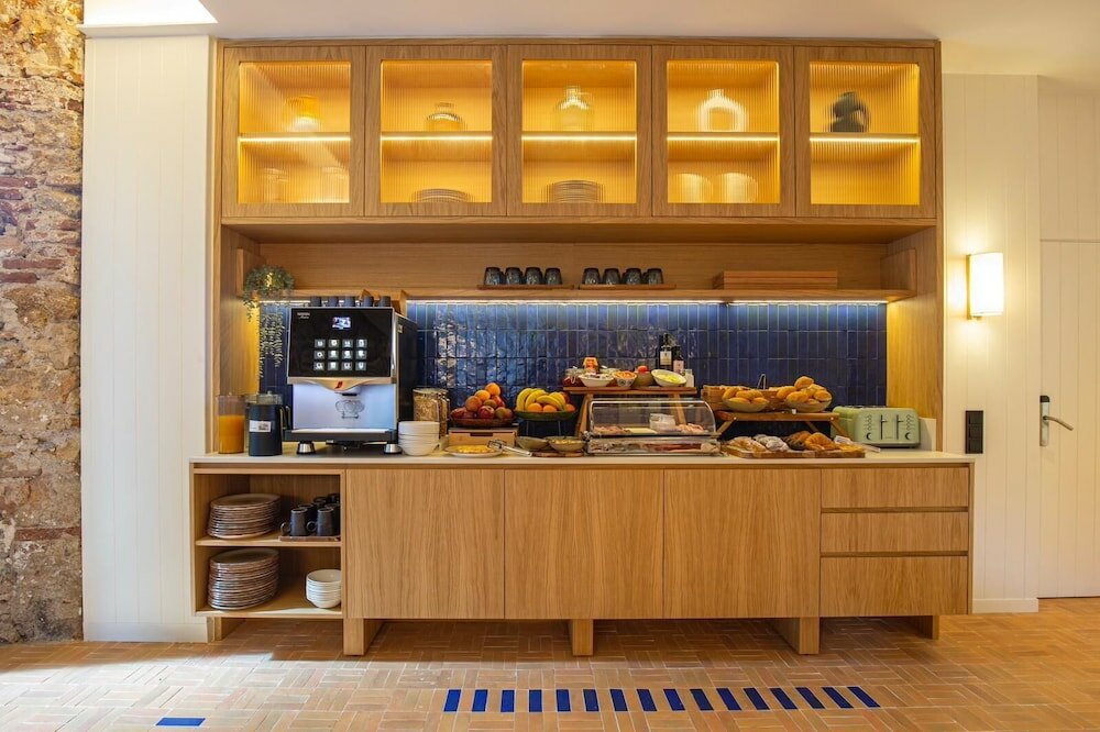 Фото Port Plaza Apartments