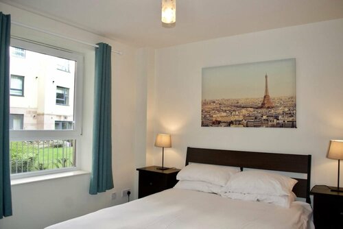 Гостиница Modern 2 Bedroom Property in Central Edinburgh в Эдинбурге