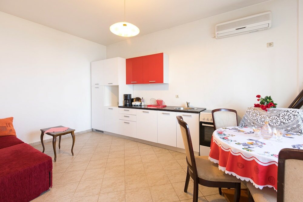 Фото Apartment Lucia & Holiday Home Nino