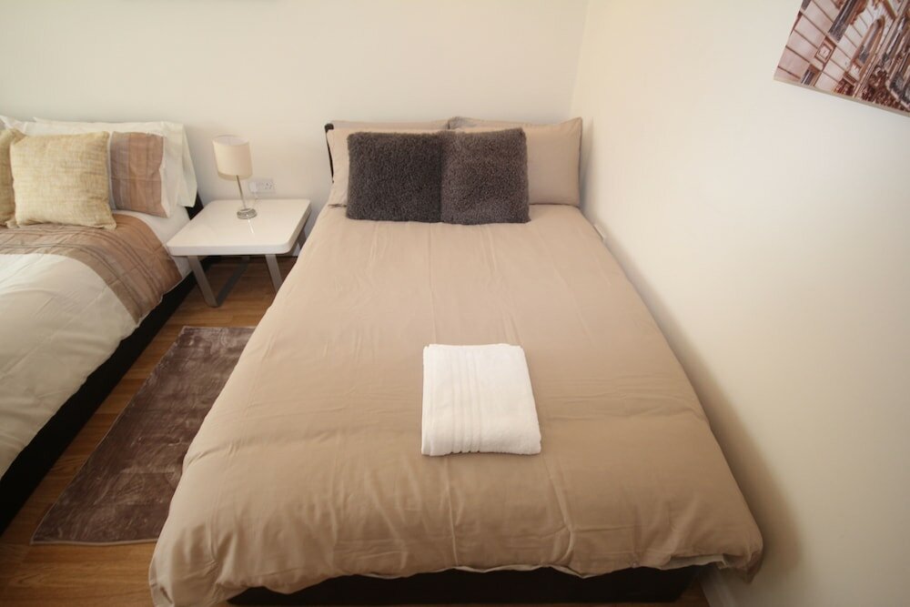 Фото Deane House