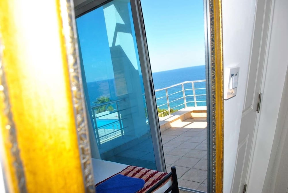 Фото Villa Blue Horizon by Amy Villas