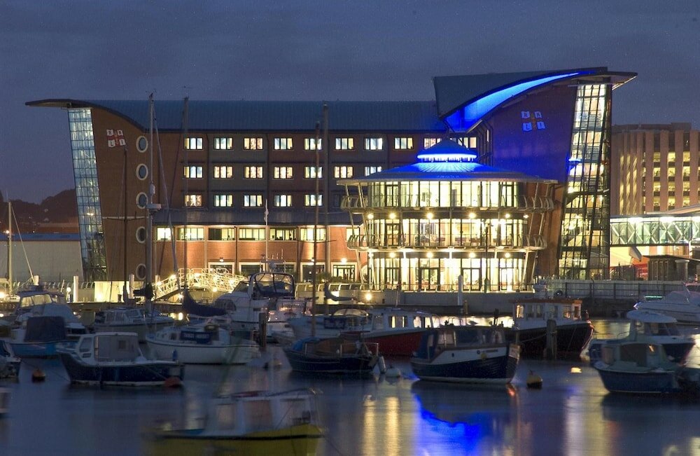 Фото Rnli College
