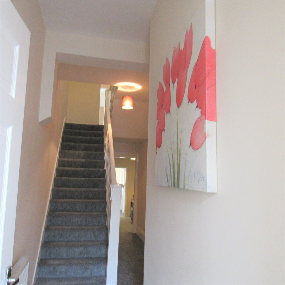 Фото Spacious Apartment Heaton