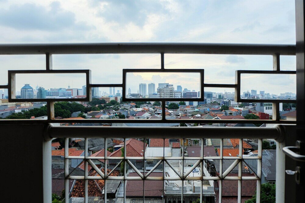 Фото Cozy 2br Salemba Residence Apartment