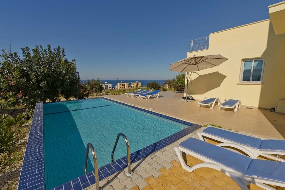 Фото Villa Sunny by Amy Villas