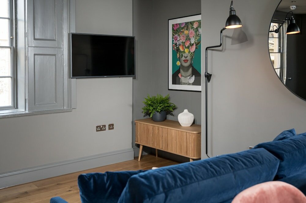 Фото Hiding Space - Trim Street Apartments