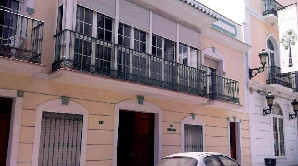 Фото Apartamentos El Jardin