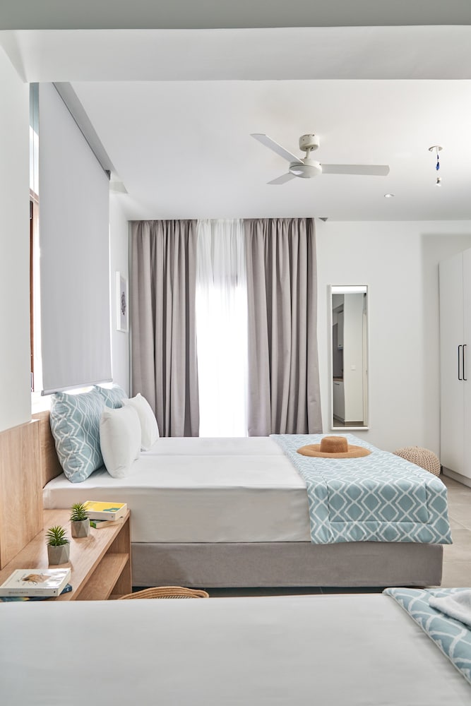 Фото Mougre Studios