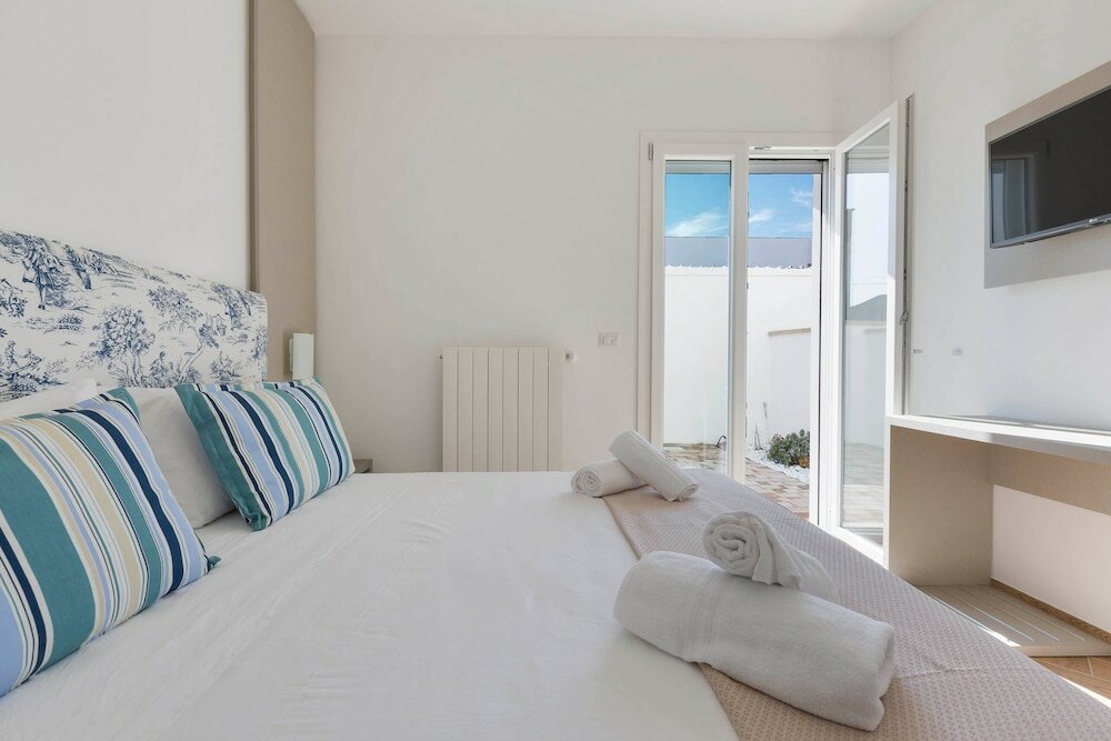 Фото Absolute Suite Apartments