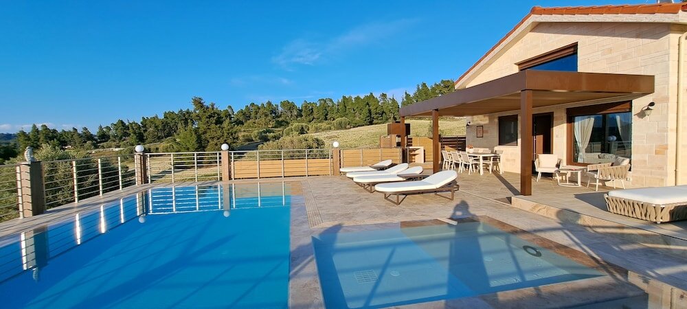 Фото Aracelia Villas with private pools