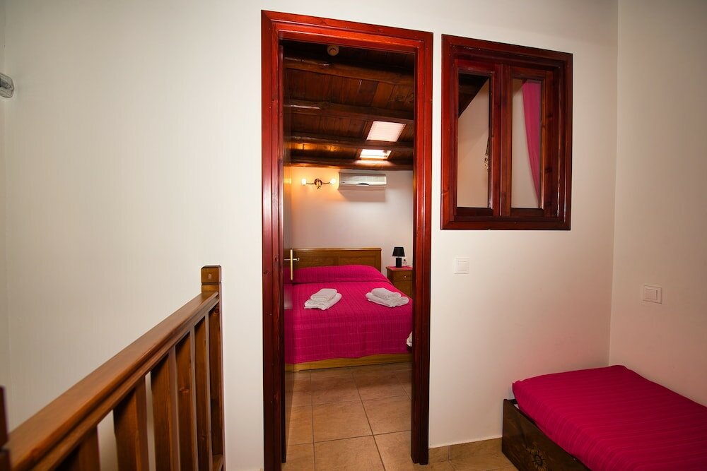 Фото Anemoessa Traditional Village Hotel