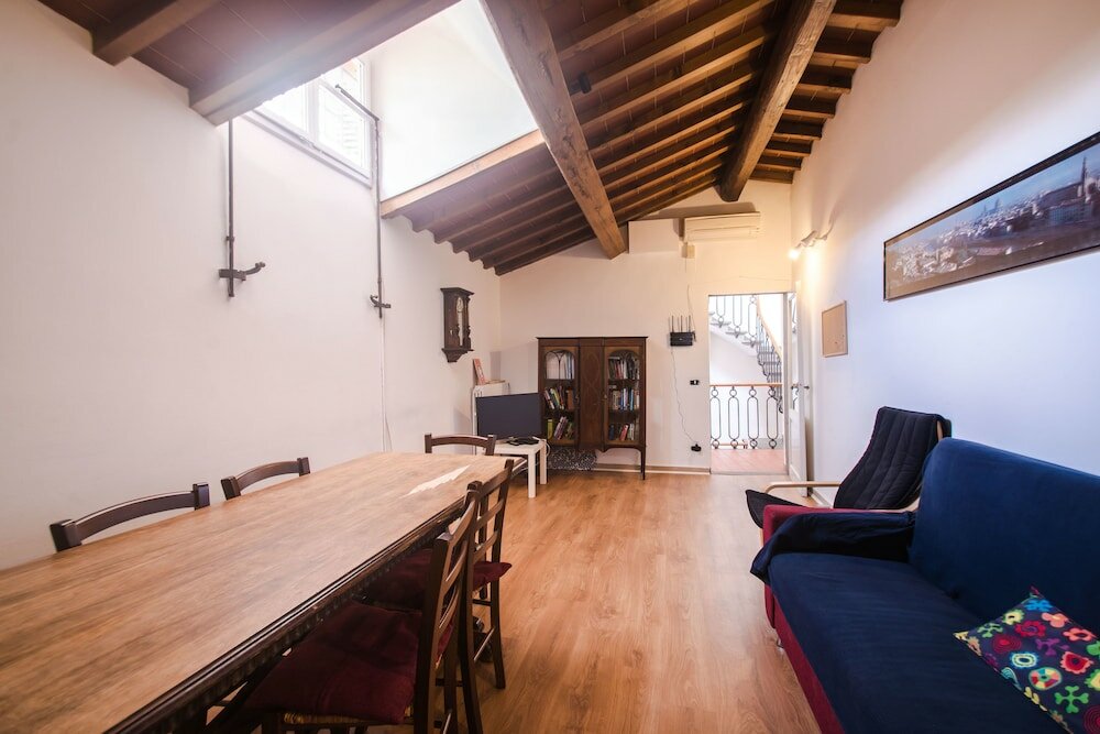 Фото Lovely 4bd Apt 3min Walk to Ponte Vecchio