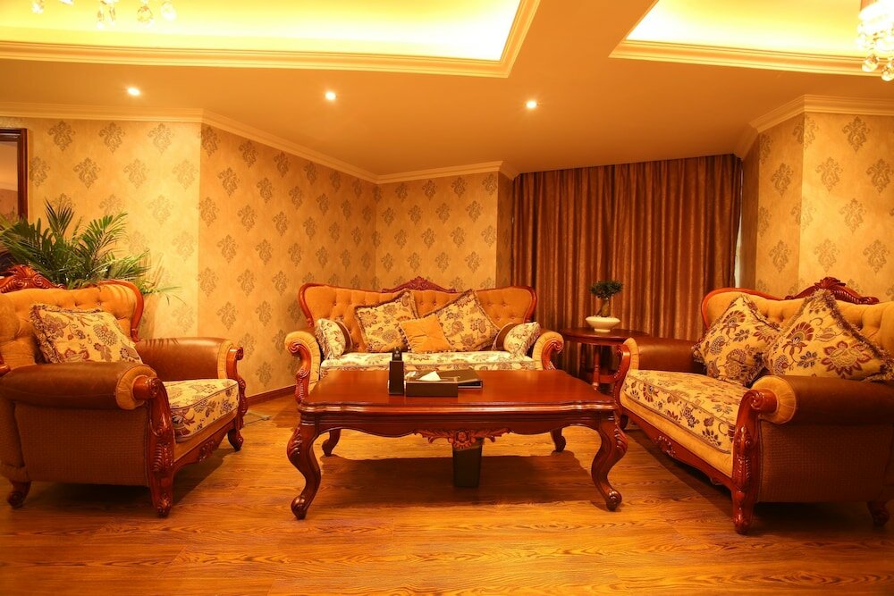 Фото Jiali Holiday Inn Wanhe Branch