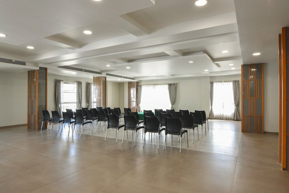 Фото Oyo Flagship 19307 Hotel Season Choice