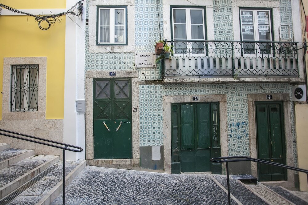 Фото Lisbon Inn Bica Suites