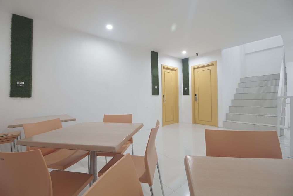 Фото RedDoorz Plus @ Catania Lrt Cinde Palembang