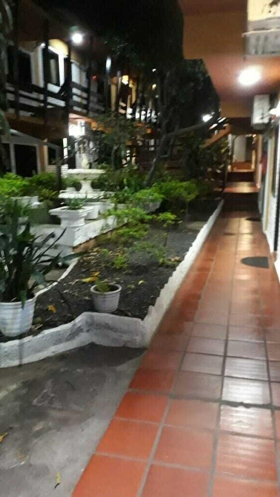 Фото Hostal Residencial Leones de Castilla