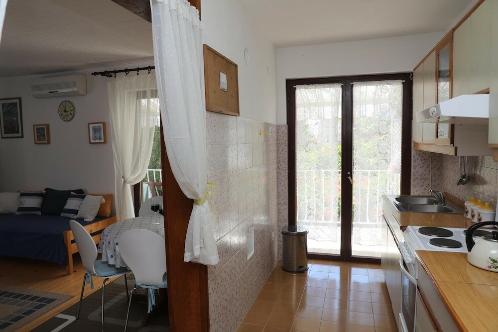 Фото Apartments Knezovic