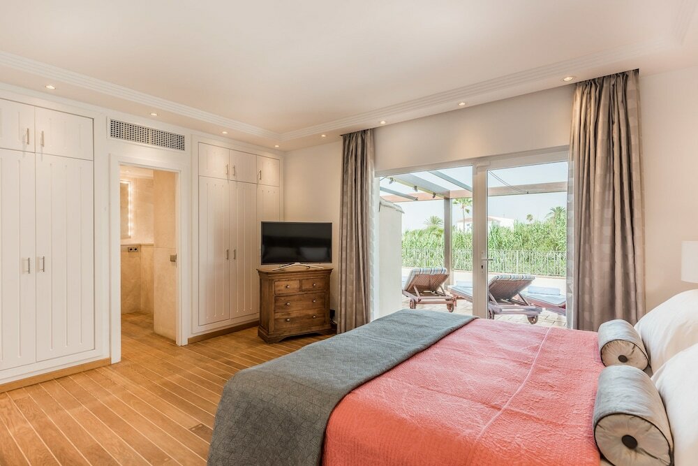 Фото The Residence by Beach House Marbella