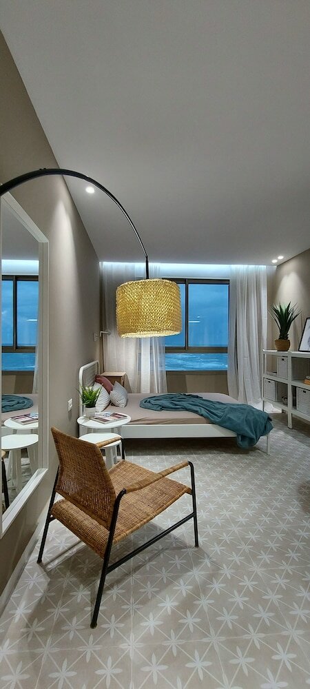 Фото Spacious Sea View Apartment