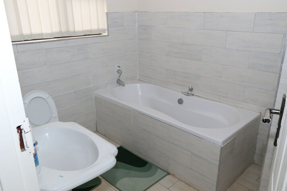 Фото Shailoh Folyjon 2Bedroomed Wing