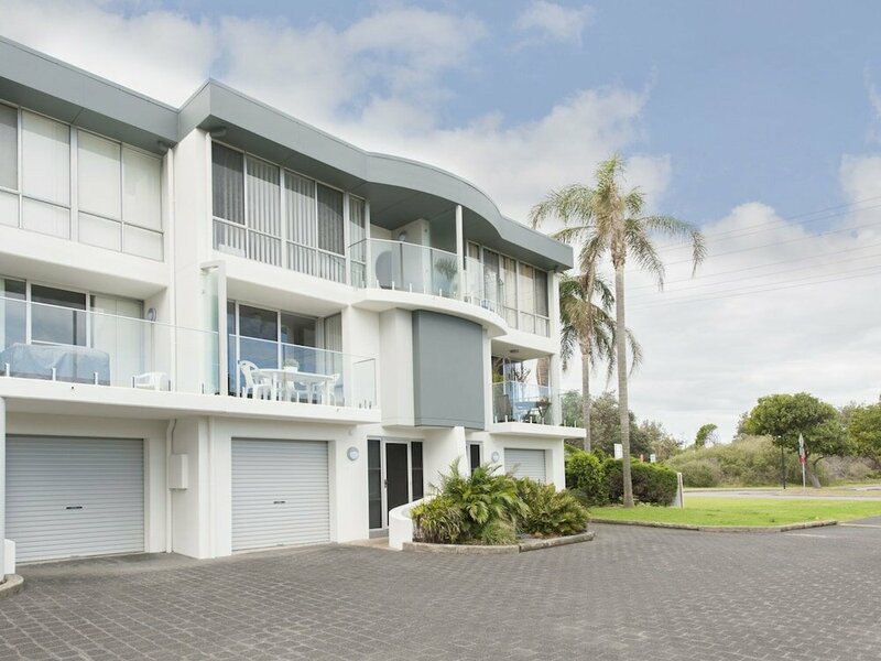 Гостиница 9 Cirrus at Fingal Bay