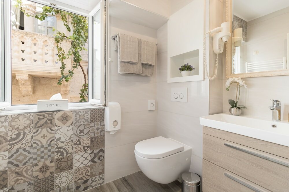 Фото Apartments and rooms Perla